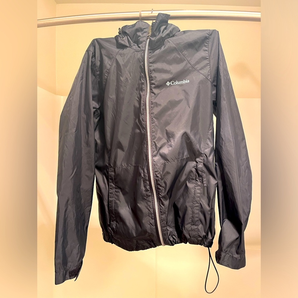 COLUMBIA switchback jacket. For rain and wind. Women size Small